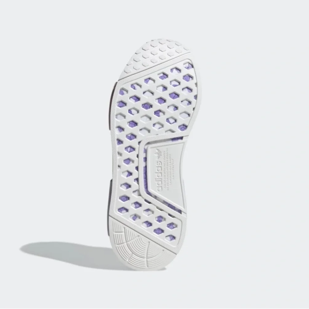 Women’s Adidas Original NMD_R1 Shoes - Picture 3 of 8